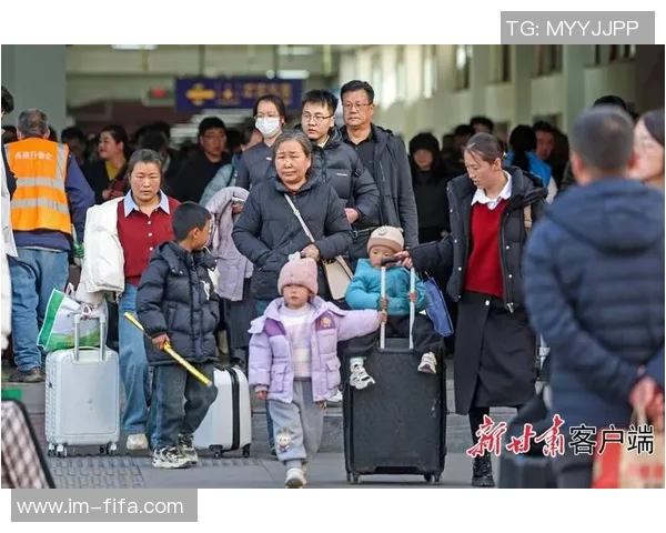 早报：这棵树刚刚爬上去就匆匆下来了引发众人热议